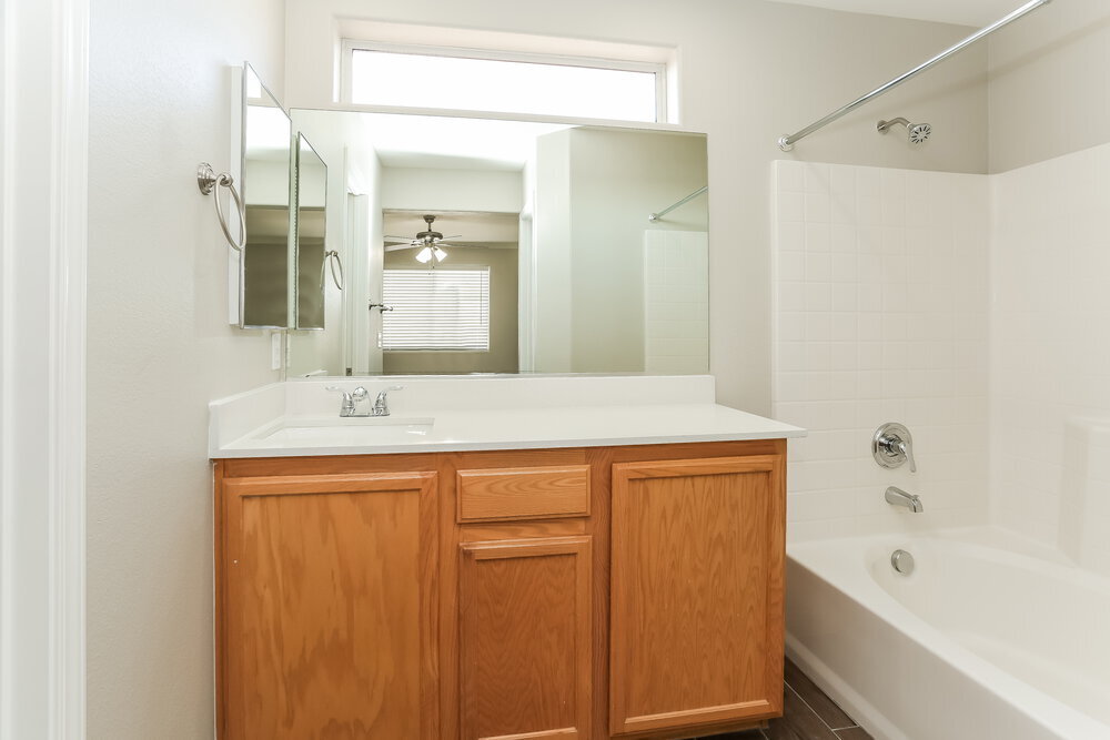 Building Photo - 10465 Armand Ave