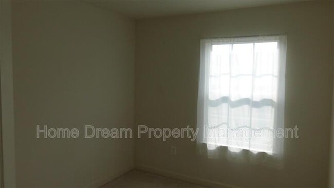 Building Photo - 1308 Saunders Dr