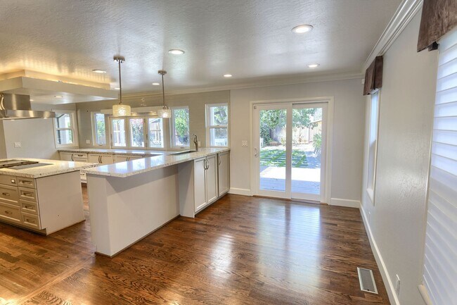 Building Photo - Stunning Almaden Valley 4-Bedroom Home