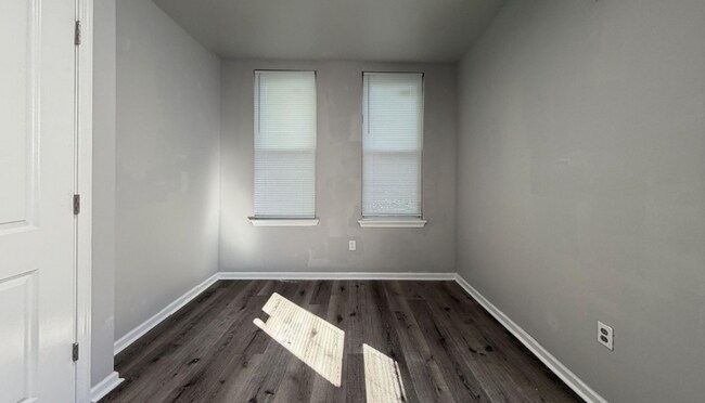 Building Photo - 5820 Belmar St