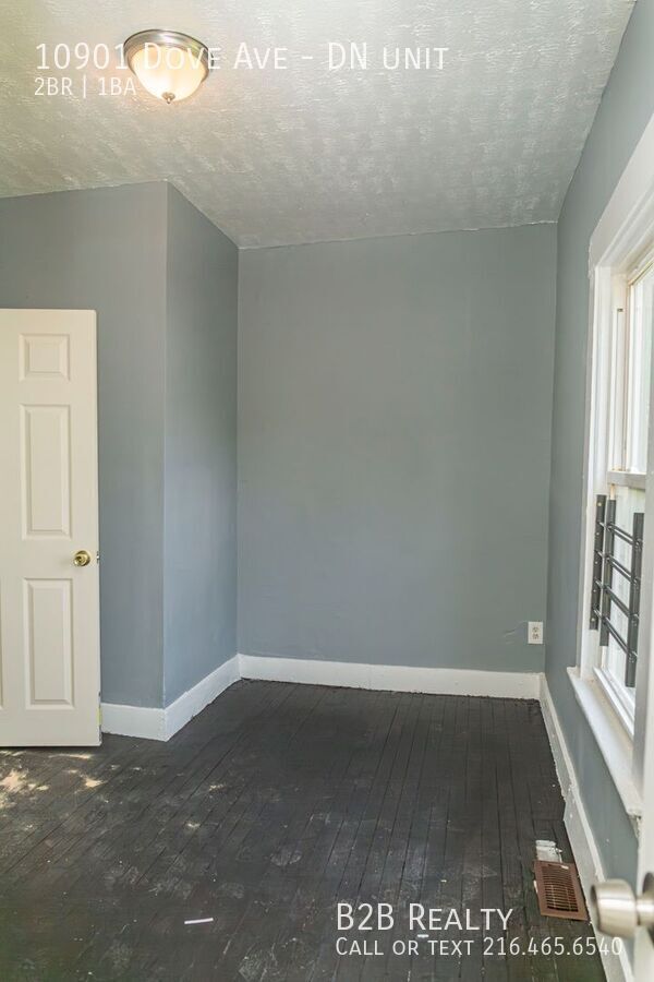 Building Photo - 10901 Dove Ave