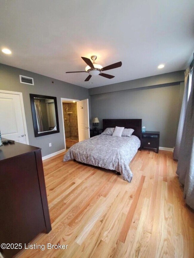 Building Photo - 604 S 3rd St