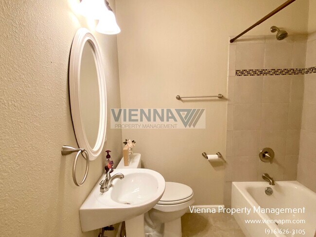 Building Photo - 5280 5th St