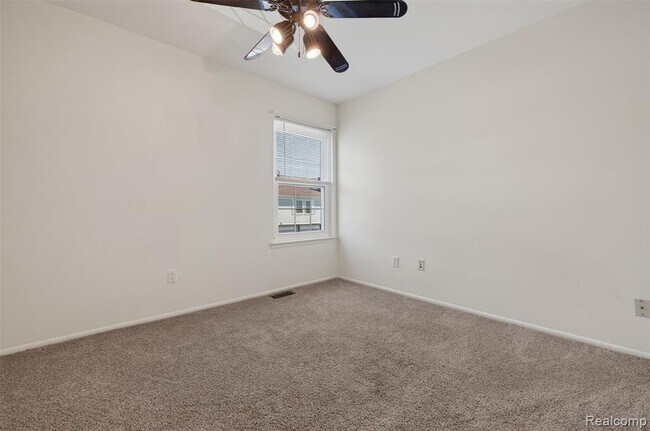 Building Photo - 26070 N Lake Dr