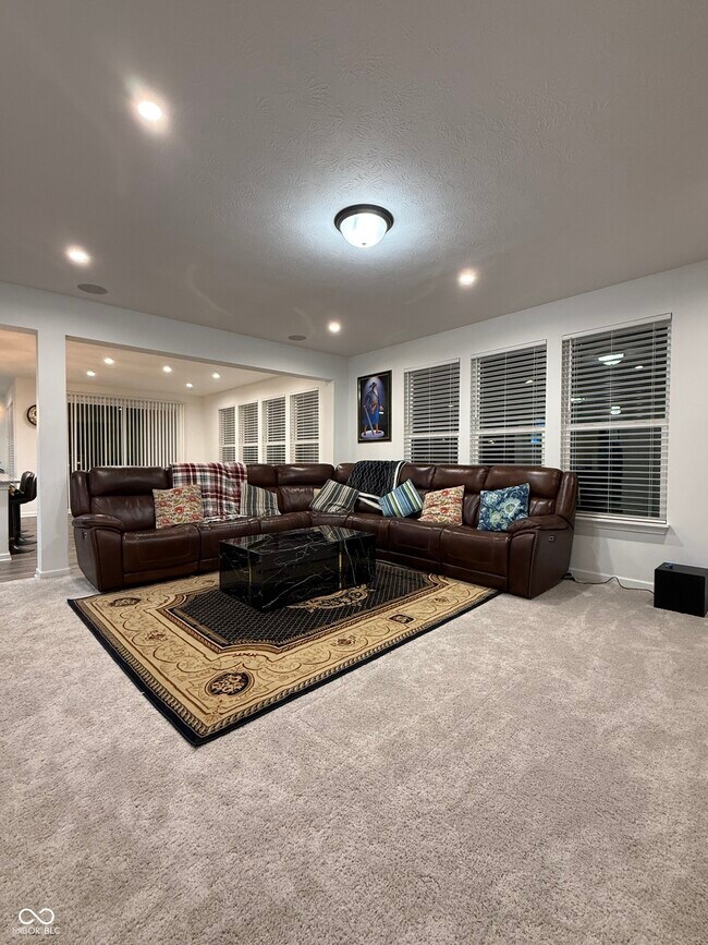 Building Photo - 6241 Buck Blvd