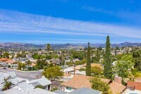 Building Photo - 840 E 3rd Ave