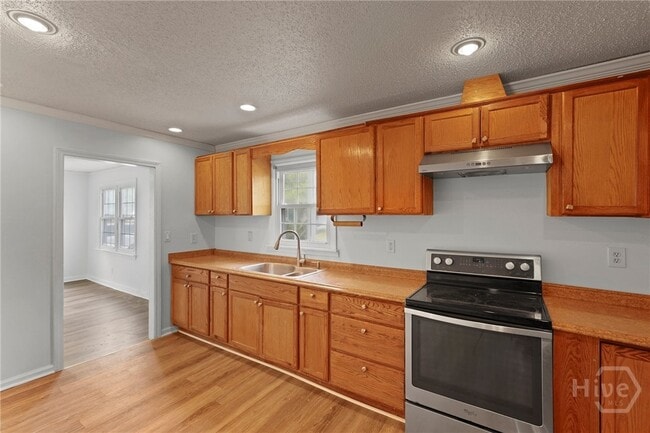 Building Photo - 2109 E 56th St