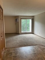 Building Photo - Pioneer Pointe