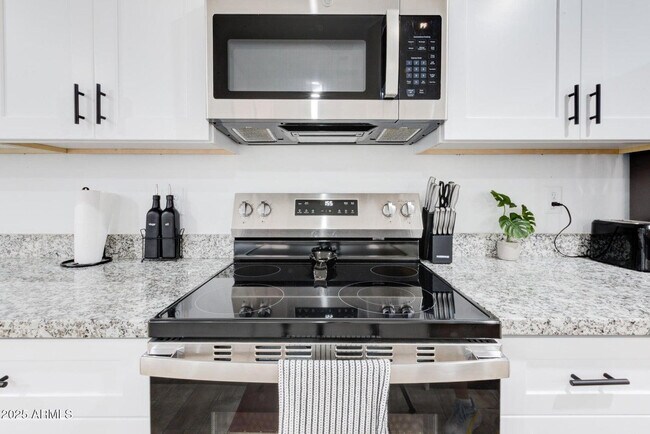 Building Photo - 341 S Mountain Rd