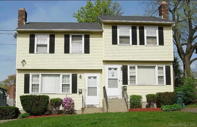 Primary Photo - 21 Goodwin St