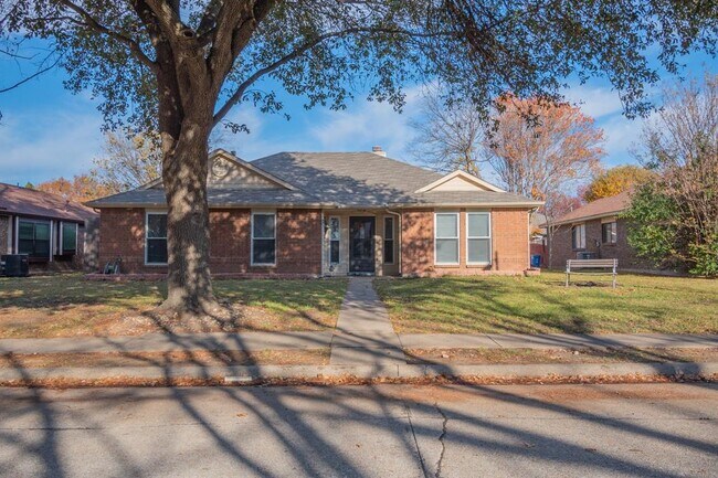 Building Photo - 613 Hanover Dr