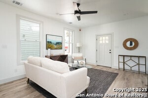 Building Photo - 419 N Mesquite St