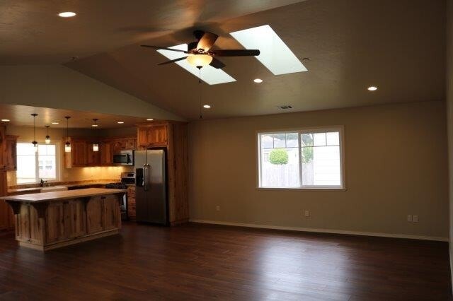 Building Photo - Henderson Center Gorgeous!  Executive Home, Beautiful finishes