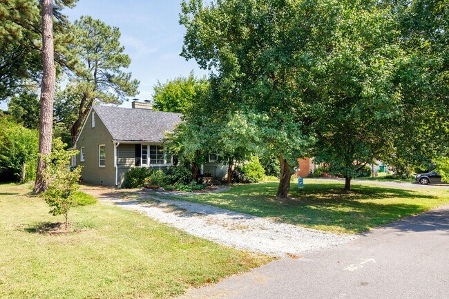 Building Photo - 6612 Rolling Rd