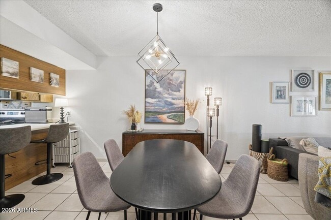 Building Photo - 4150 E Cactus Rd