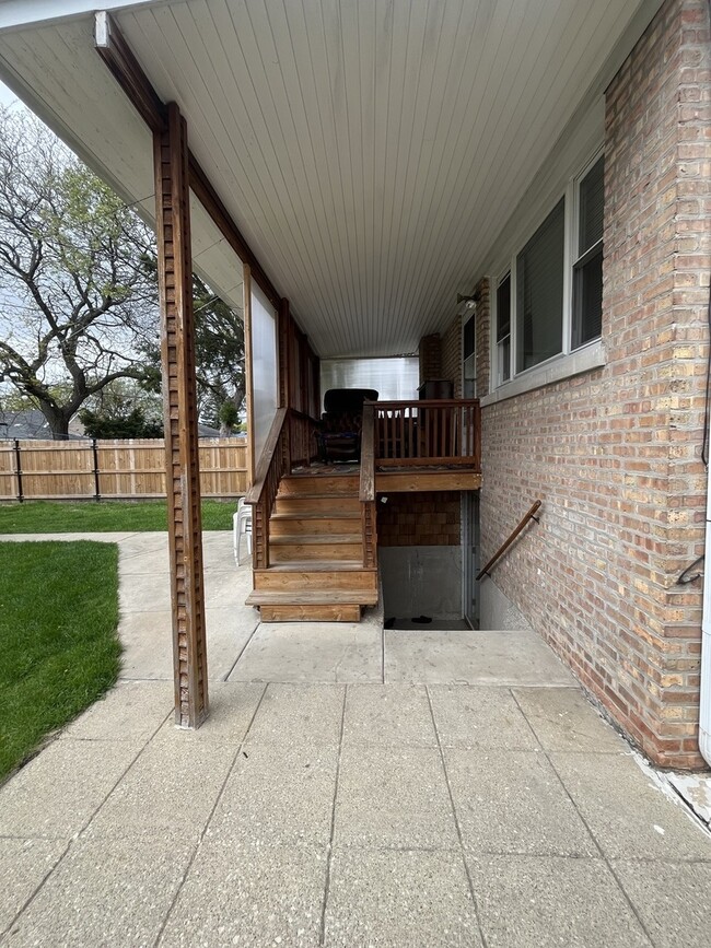Building Photo - 4440 N Mobile Ave