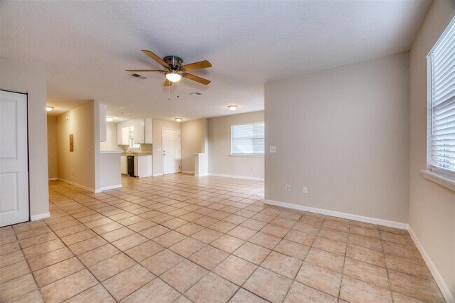 Building Photo - 203 E St