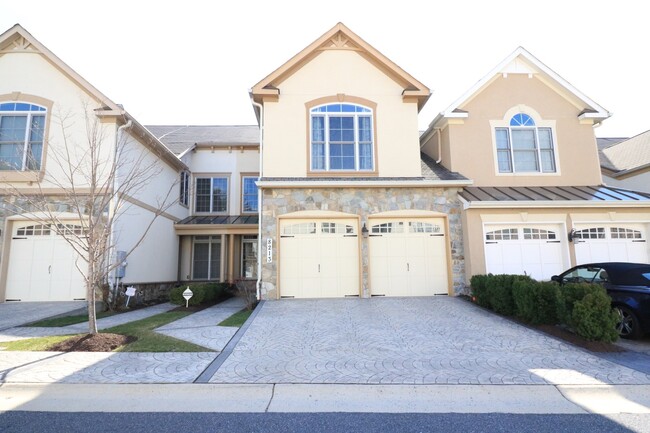 Building Photo - SHORT TERM LEASE AVAILABLE -- Luxury TH in Bethesda - 4 bed + 3.5 ba - Elevator TH in Gated commu...