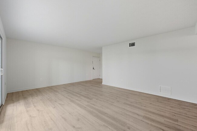 Building Photo - 5201 Atlantic Blvd