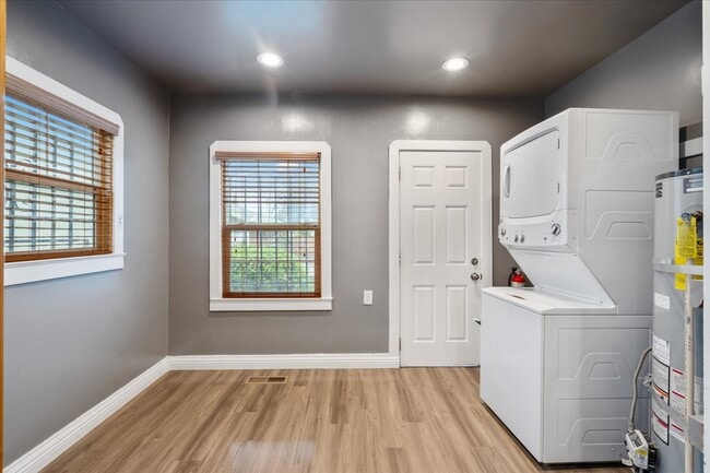 Building Photo - 2672 77th Ave