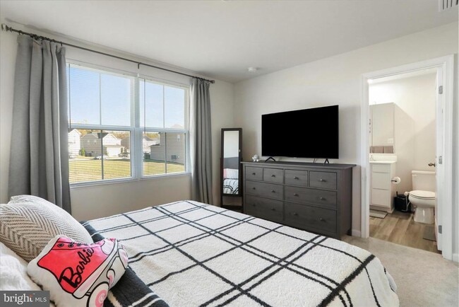 Building Photo - 206 Spring Pl