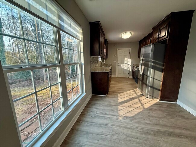 Building Photo - 27 Montford Ct