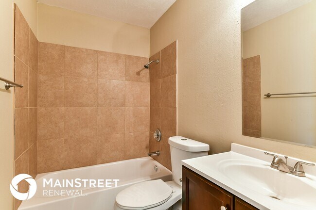 Building Photo - 8405 Maple Ridge Dr