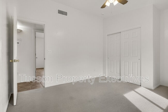 Building Photo - 2666 N Winstel Blvd