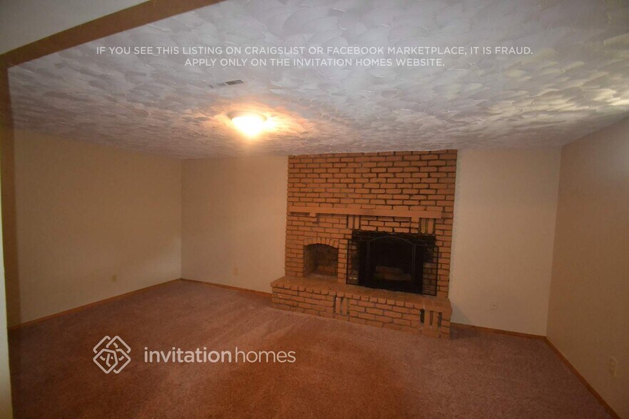 Building Photo - 7818 Hampshire Cir N