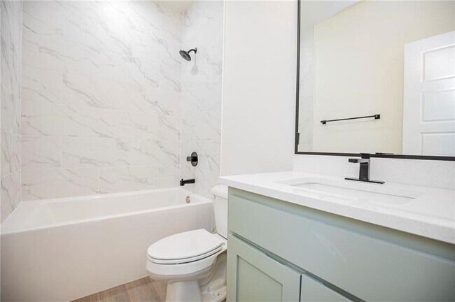 Building Photo - 3 Runnymede Cir