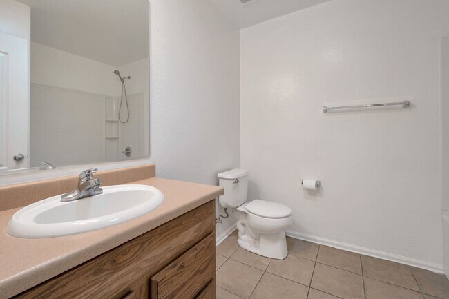 Building Photo - SPACIOUS 3 Bed 2 Bath Gilbert Home!!!