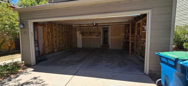 Building Photo - Charming 4-Bed Home in Louisville features bright, open living space, with open deck & garden!