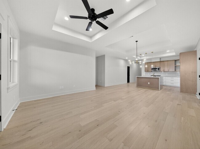 Building Photo - 5619 Chapman St