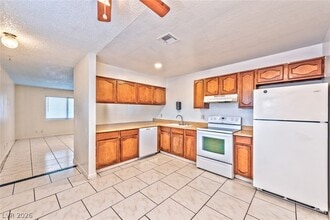 Building Photo - 5198 Greene Ln