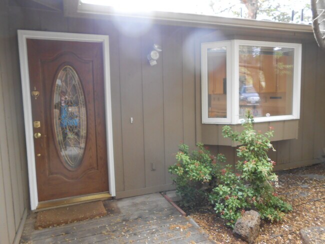 Building Photo - 61360 Keelally Ct