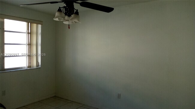 Building Photo - 300 W 74th Pl