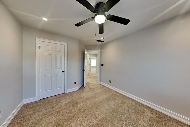 Building Photo - 230 Lembeth Ct