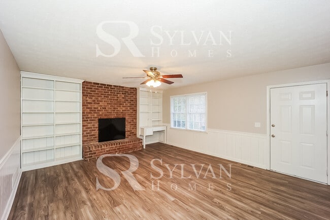 Building Photo - This charming 3BR, 2BA home is ready for you!