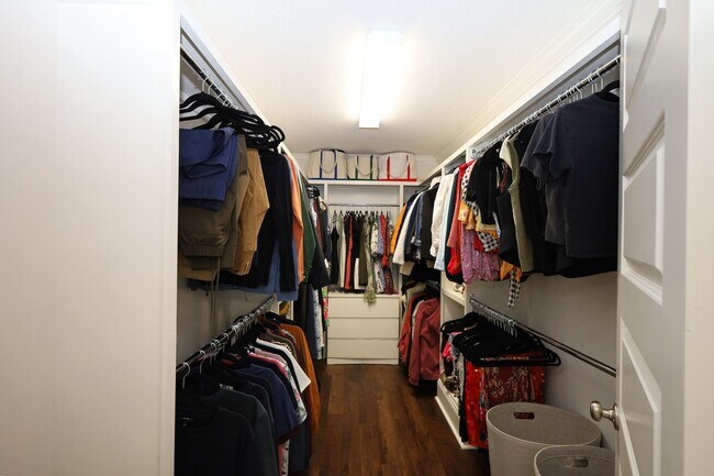 Building Photo - 4025 Gramercy Dr