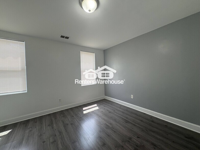 Building Photo - 2586 Edmondson Ave
