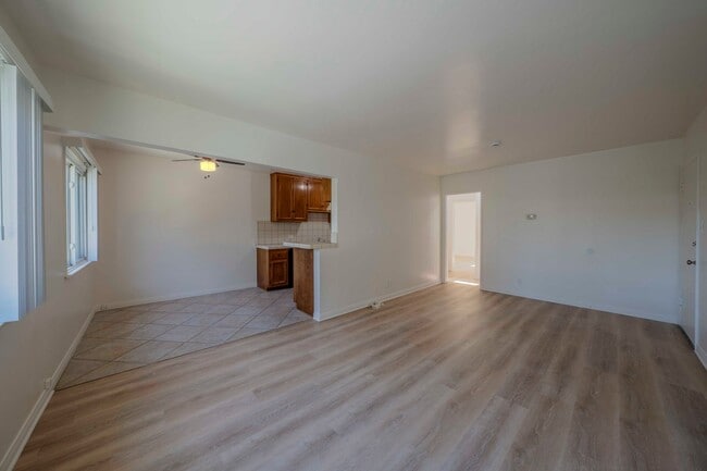 Building Photo - 69 Glendora Ave