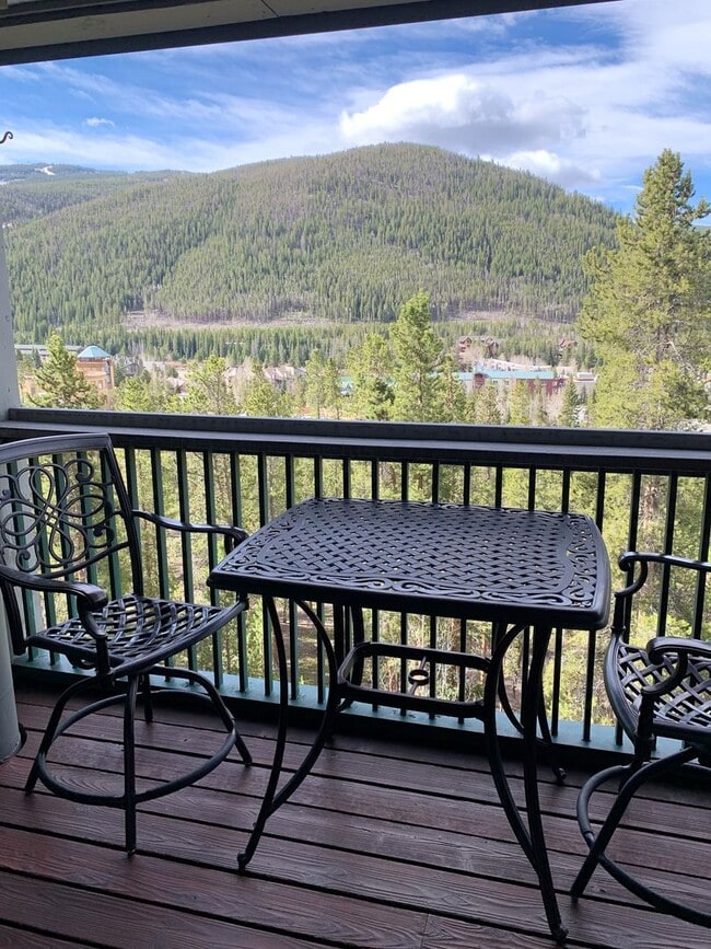 Building Photo - Summer Seasonal Rental- Sts. John 2543