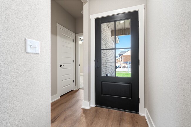 Building Photo - 7006 SW Orange Ave