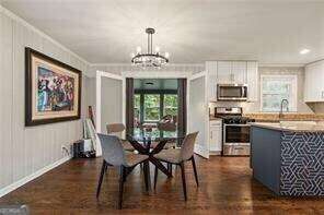 Building Photo - 3235 Woodview Dr SE