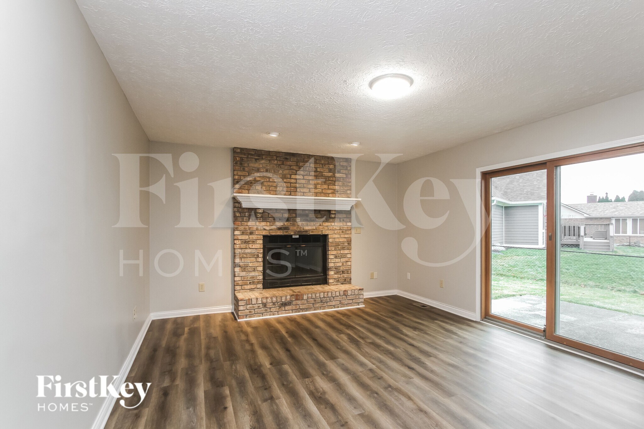 Building Photo - 458 Pebble Way