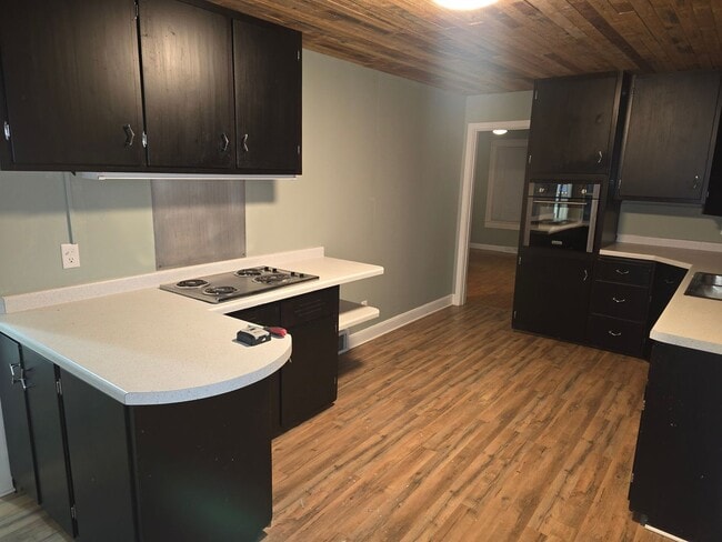 Building Photo - 406 N Bridge St