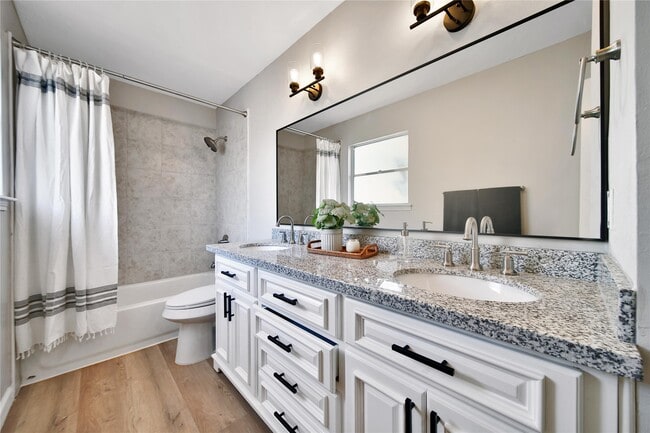 Building Photo - 12826 Rolling Valley Dr