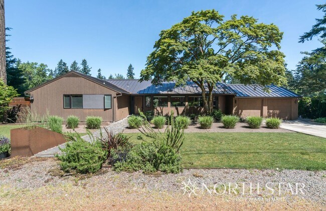 Building Photo - Perfectly located Lake Oswego Mid-century Modern Home with Lake Rights