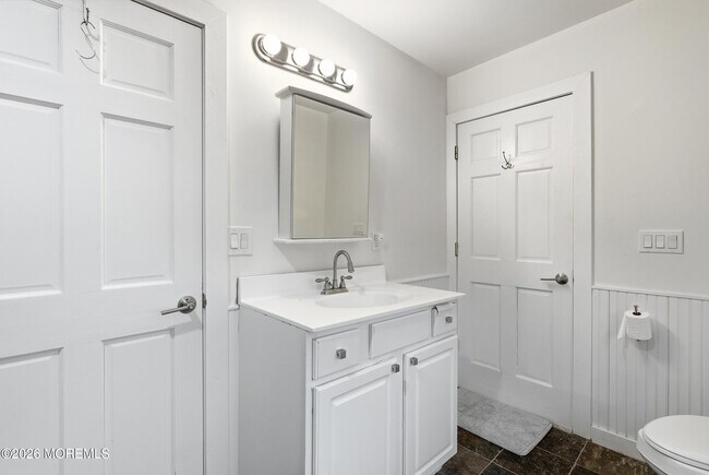 Building Photo - 505 Laurel Ave