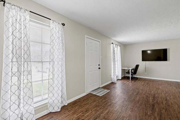 Building Photo - 9021 Gaylord Dr